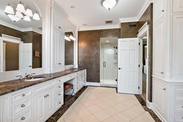 130 Bergamot Drive, Medina, MN 55340