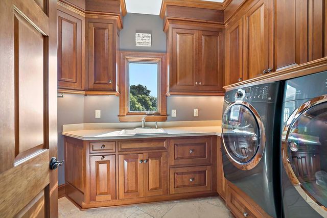 130 Bergamot Drive, Medina, MN 55340