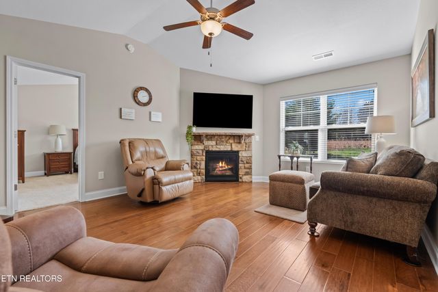 415 Larkspur Way, Sevierville, TN 37862