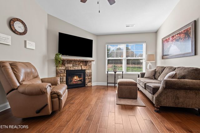 415 Larkspur Way, Sevierville, TN 37862