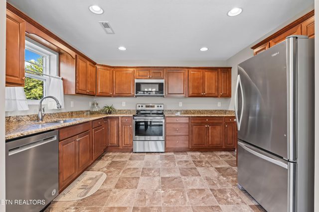 415 Larkspur Way, Sevierville, TN 37862