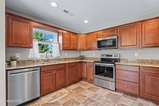 415 Larkspur Way, Sevierville, TN 37862