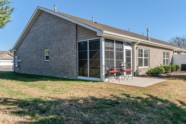 415 Larkspur Way, Sevierville, TN 37862