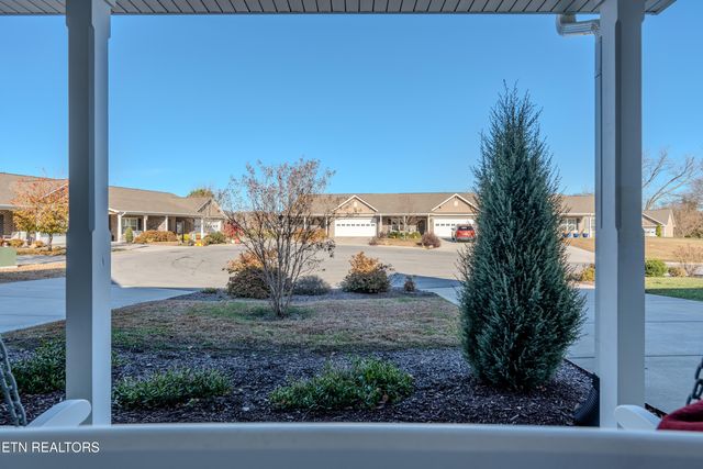 415 Larkspur Way, Sevierville, TN 37862