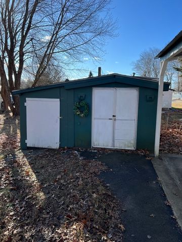 6 Stagecoach Drive, Brookfield, MA 01506