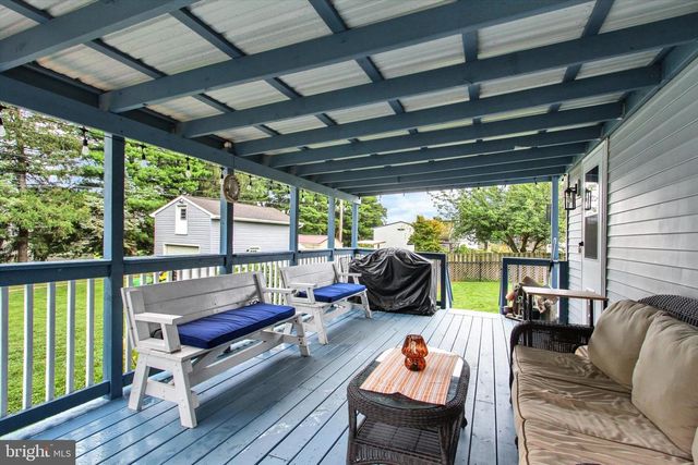1484 FIRE HALL RD, Spring Grove, PA 17362