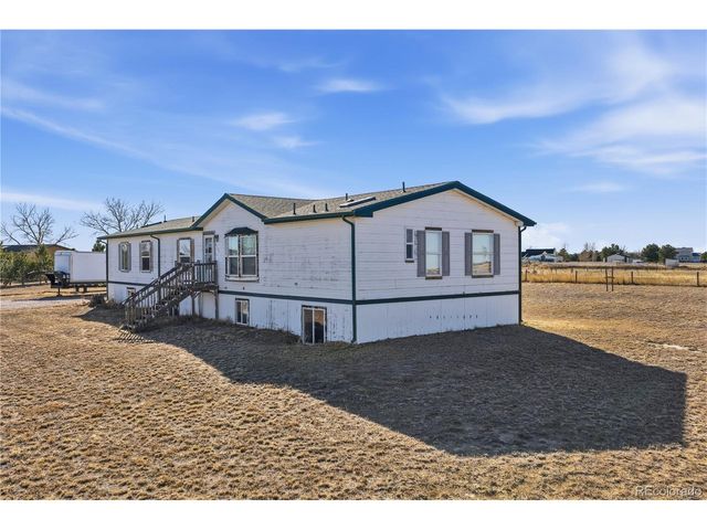 4115 Flandin Ct, Strasburg, CO 80136