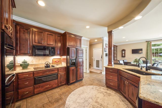 107 Mimosa Dr, Gallatin, TN 37066
