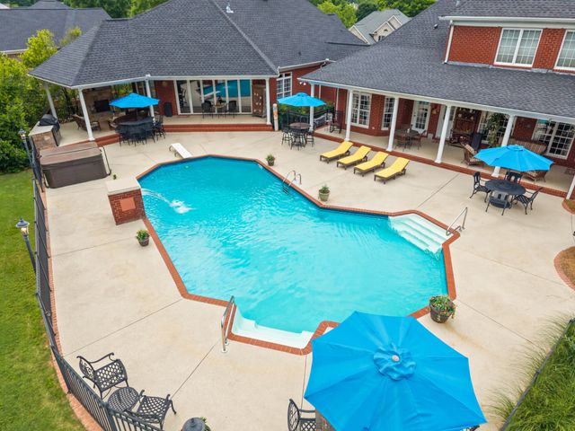 107 Mimosa Dr, Gallatin, TN 37066