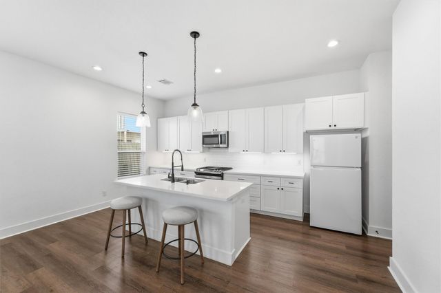 1230 Mcneil Street, Houston, TX 77009
