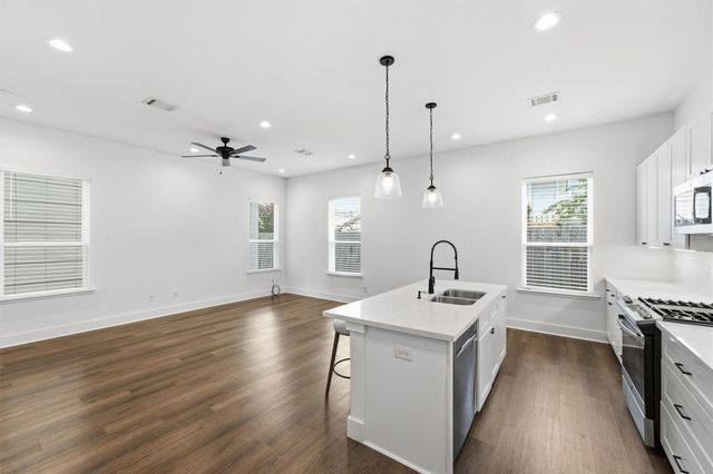 1230 Mcneil Street, Houston, TX 77009