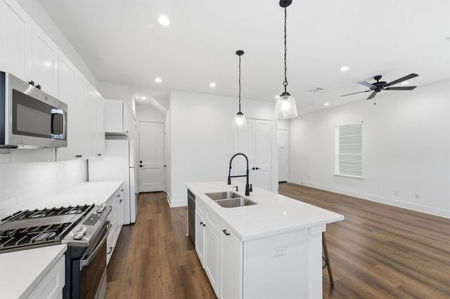 1230 Mcneil Street, Houston, TX 77009