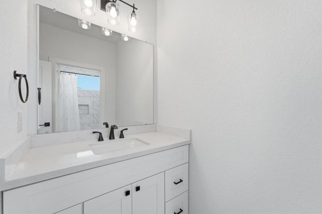 1230 Mcneil Street, Houston, TX 77009