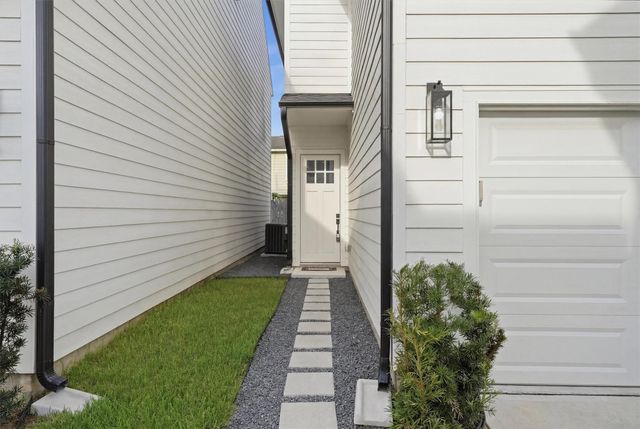 1230 Mcneil Street, Houston, TX 77009