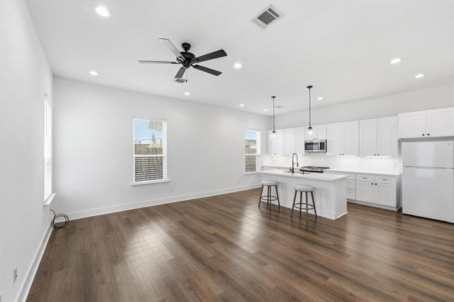 1230 Mcneil Street, Houston, TX 77009