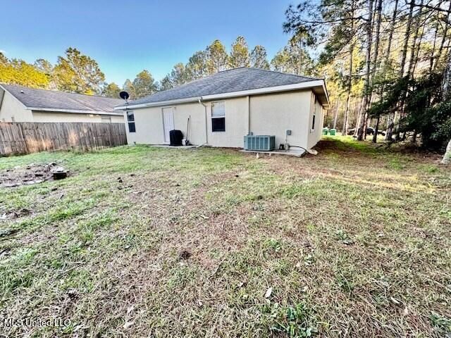 6032 E Oktibbeha Street, Bay Saint Louis, MS 39520
