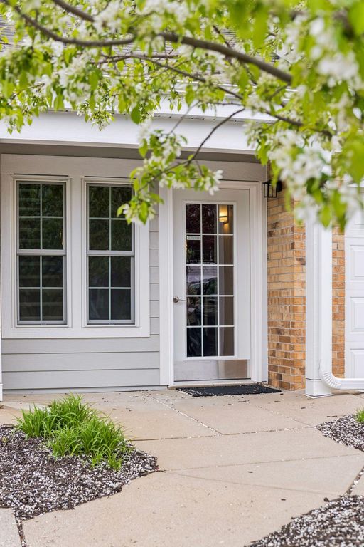 6000 Chasewood Parkway 204, Hopkins, MN 55343 — photo 2