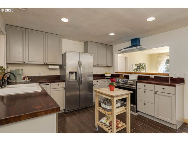 1301 Sw MELROSE Ave, Mc Minnville, OR 97128