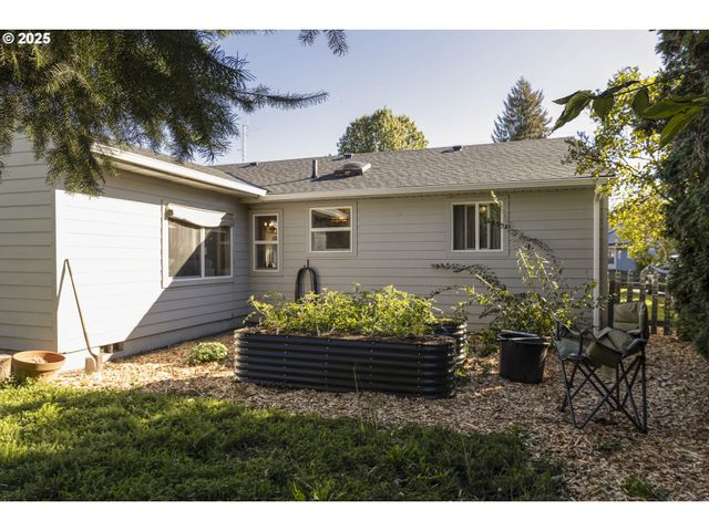 1301 Sw MELROSE Ave, Mc Minnville, OR 97128