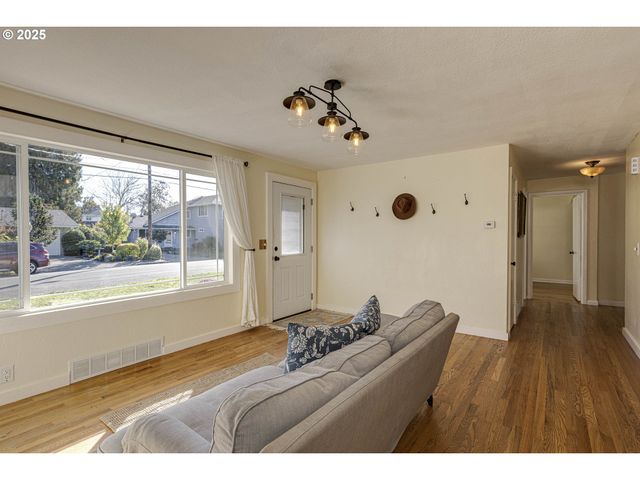 1301 Sw MELROSE Ave, Mc Minnville, OR 97128