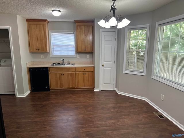 196 Hollington Drive, Huntsville, AL 35811