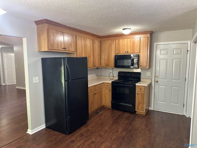 196 Hollington Drive, Huntsville, AL 35811