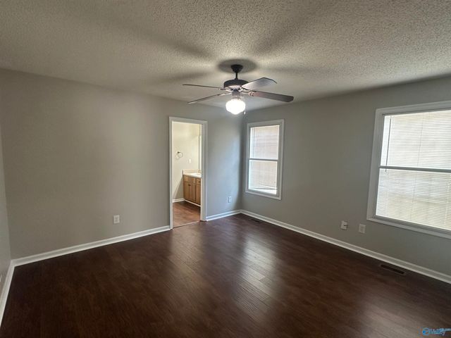 196 Hollington Drive, Huntsville, AL 35811