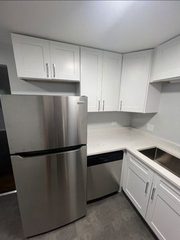 7206 W WELLINGTON Avenue 2A, Chicago, IL 60707