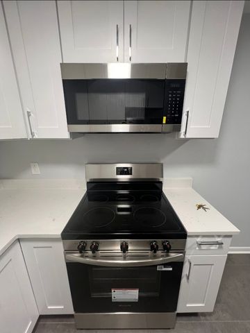 7206 W WELLINGTON Avenue 2A, Chicago, IL 60707