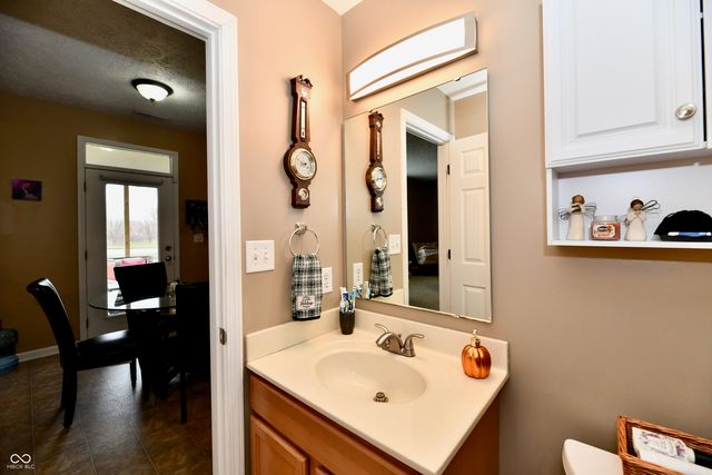 5862 Columbia Circle, Greenwood, IN 46142
