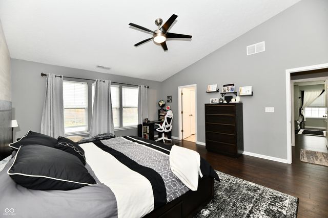 5862 Columbia Circle, Greenwood, IN 46142