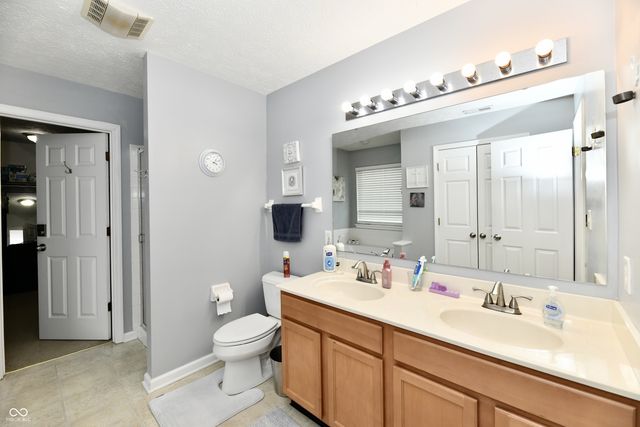 5862 Columbia Circle, Greenwood, IN 46142