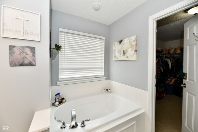 5862 Columbia Circle, Greenwood, IN 46142