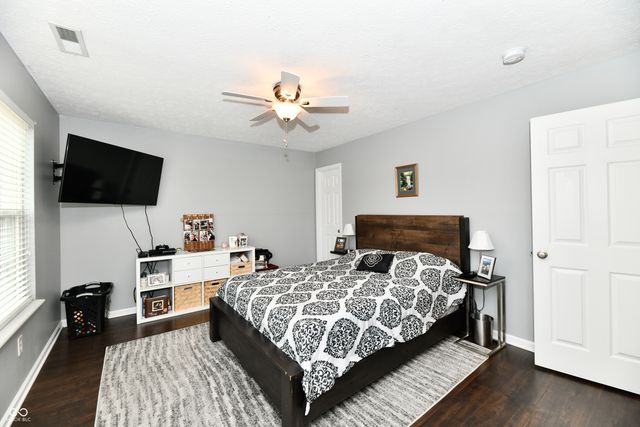 5862 Columbia Circle, Greenwood, IN 46142