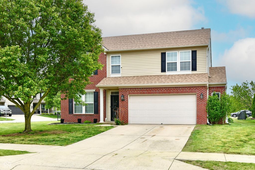 5862 Columbia Circle, Greenwood, IN 46142