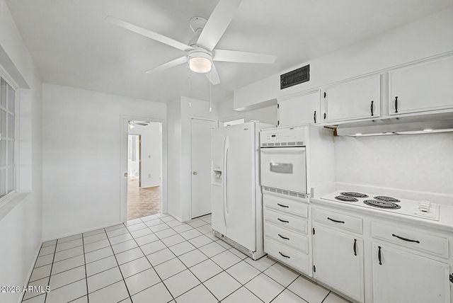 10338 W CARON Drive, Sun City, AZ 85351