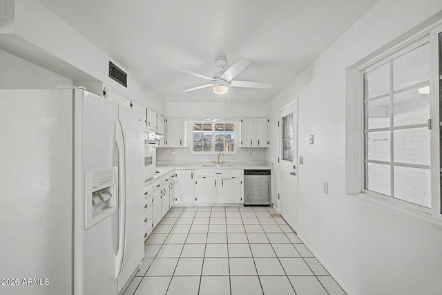 10338 W CARON Drive, Sun City, AZ 85351