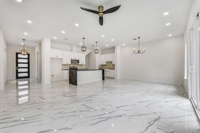 5906 Saint Augustine Street A, Houston, TX 77021