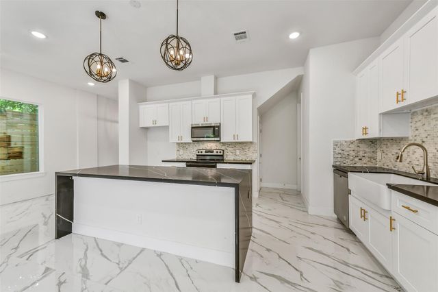 5906 Saint Augustine Street A, Houston, TX 77021