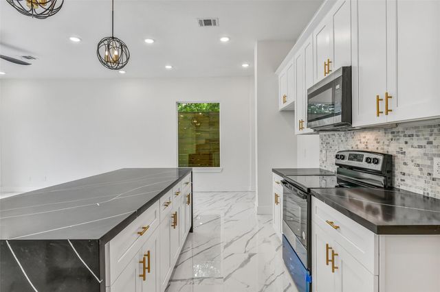5906 Saint Augustine Street A, Houston, TX 77021