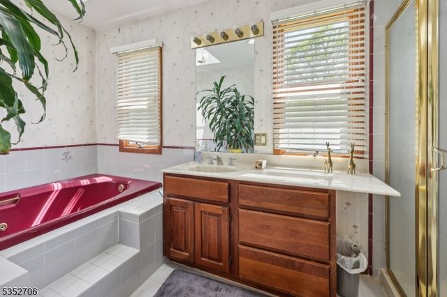 34 Brian Rd, West Caldwell Twp., NJ 07006