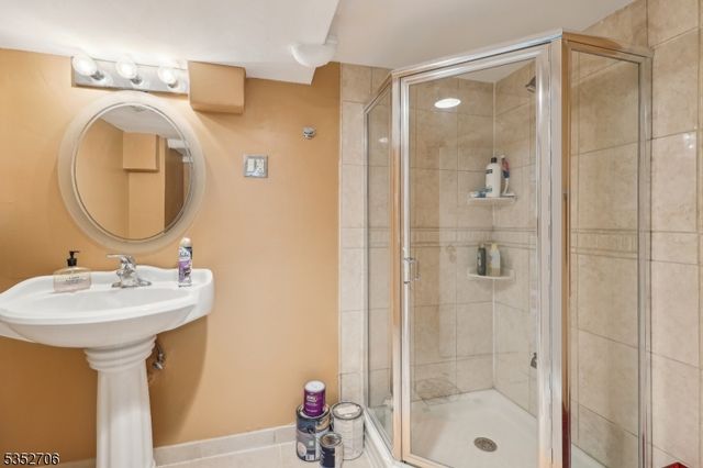 34 Brian Rd, West Caldwell Twp., NJ 07006