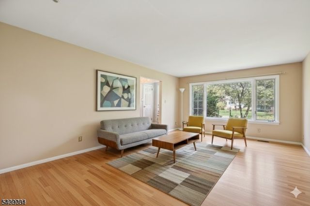 34 Brian Rd, West Caldwell Twp., NJ 07006