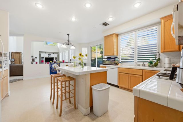 6621 Star Vista Ln, Rocklin, CA 95677
