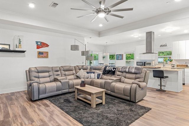 736 Commanche Street, Fort Walton Beach, FL 32547