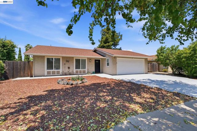 8123 Meadowlark Ct, Newark, CA 94560