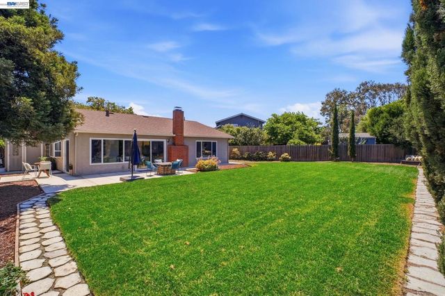 8123 Meadowlark Ct, Newark, CA 94560
