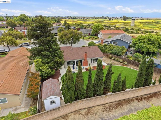 8123 Meadowlark Ct, Newark, CA 94560