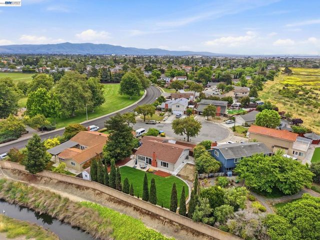 8123 Meadowlark Ct, Newark, CA 94560