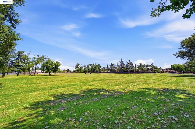 8123 Meadowlark Ct, Newark, CA 94560